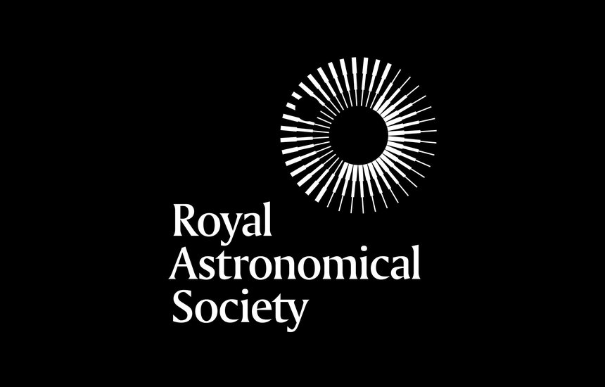 tendencias-diseno-logos-2021-negative-space-blanck-royal-astronomical-society-87