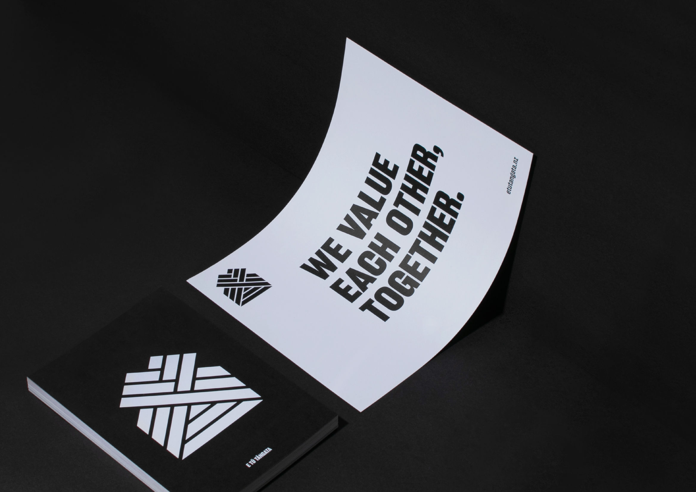 tendencias-diseno-logos-2021-simetria-tangata-64