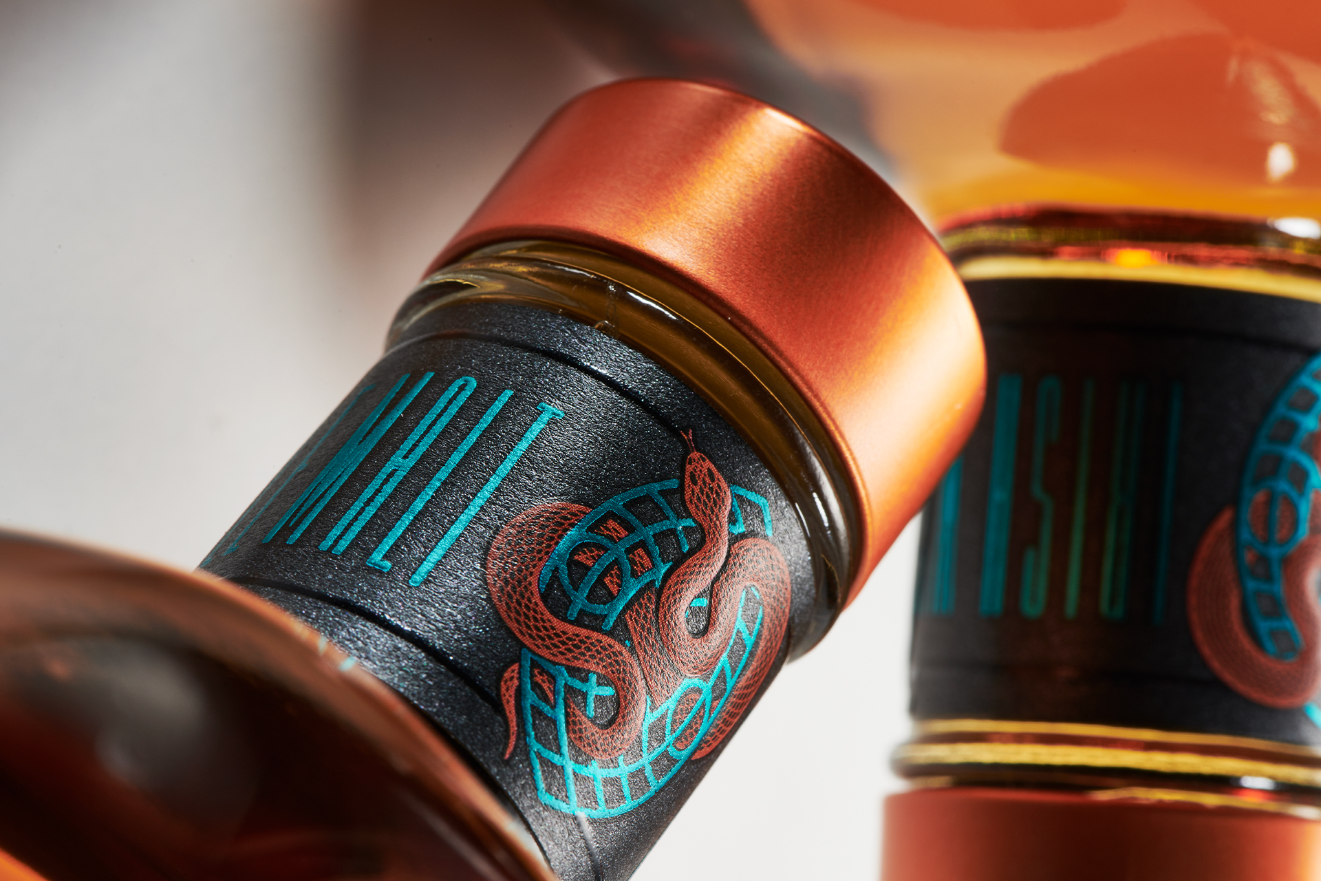 diseño_packaging_botella_caja_erebus_04