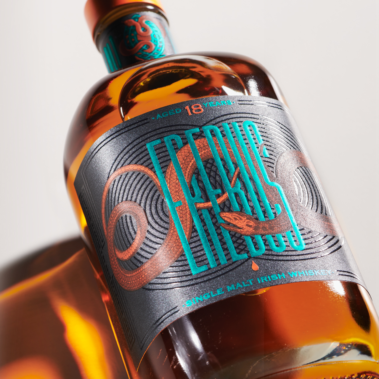 diseño_packaging_botella_caja_erebus_07