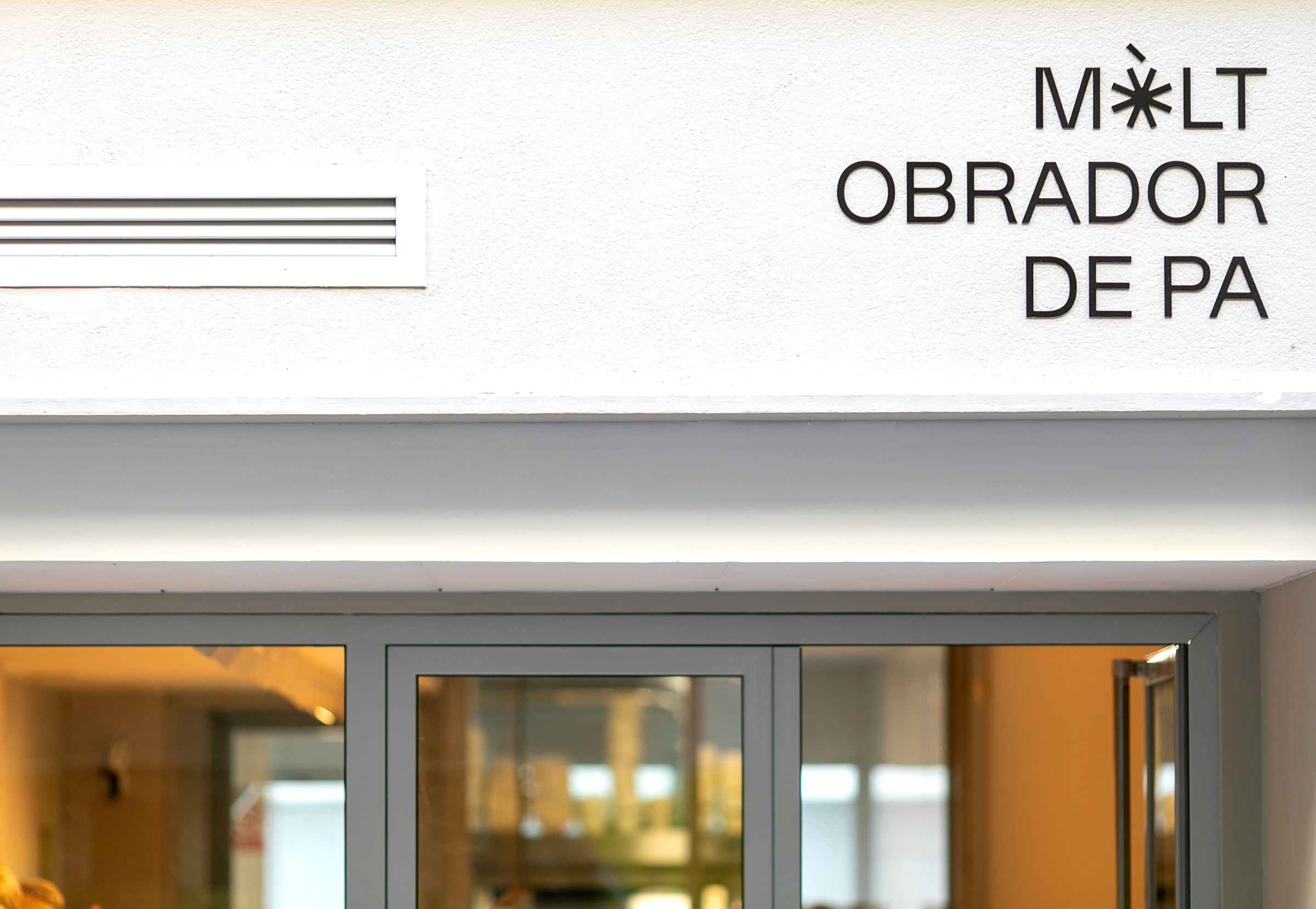 mejores-logos-2021-2022-molt-0156