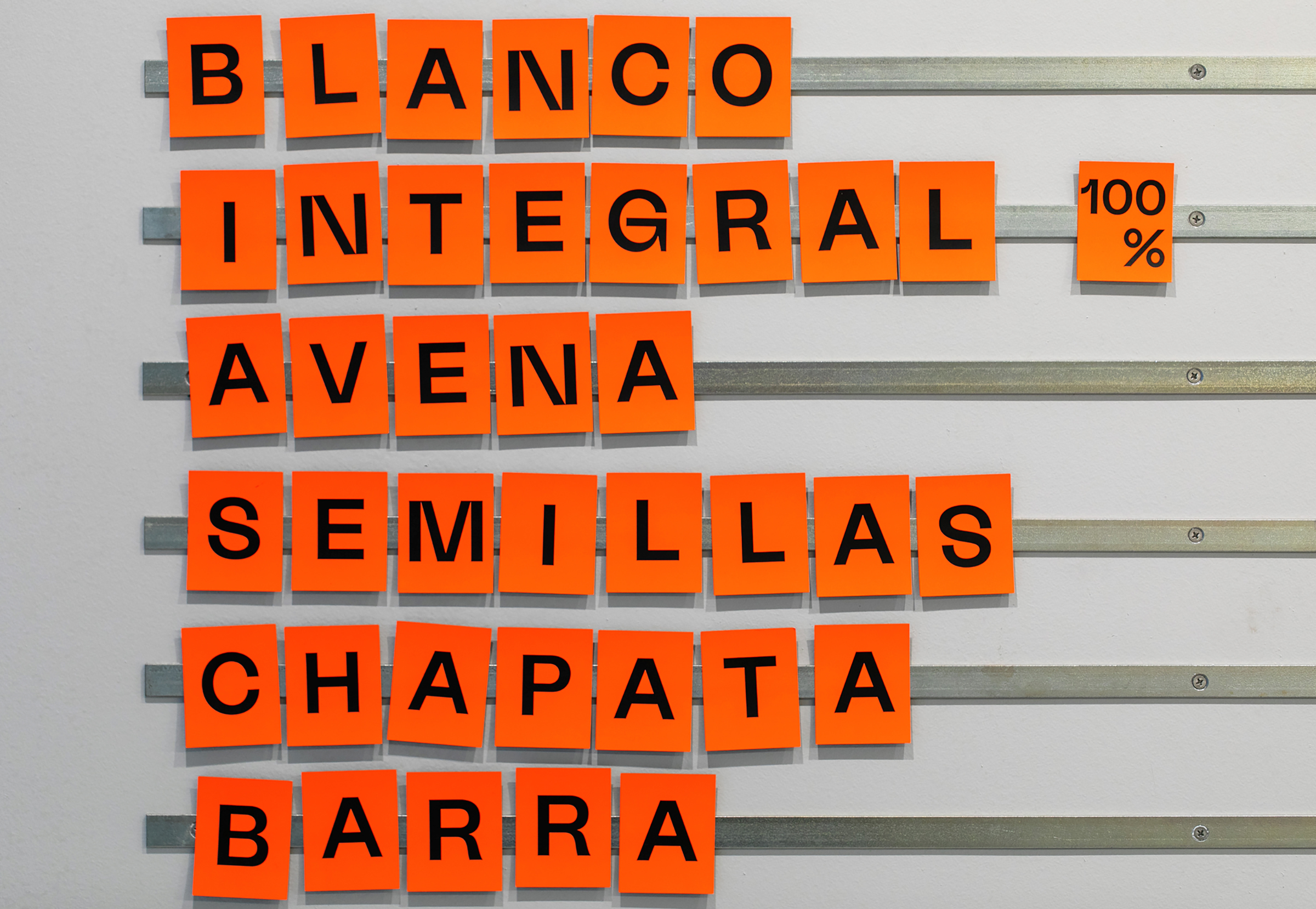 mejores-logos-2021-2022-molt-09