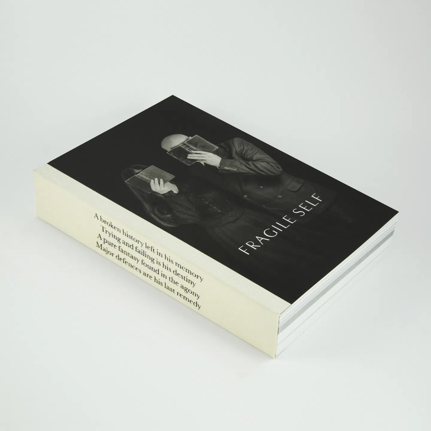 mejor-disenador-grafico-barnbrook-bible-022