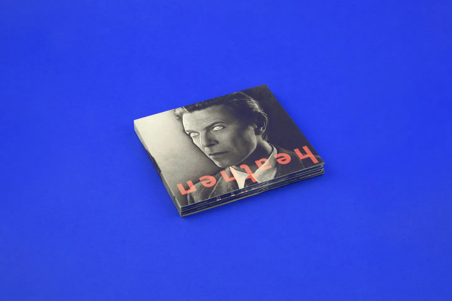 mejor-disenador-grafico-barnbrook-bible-07