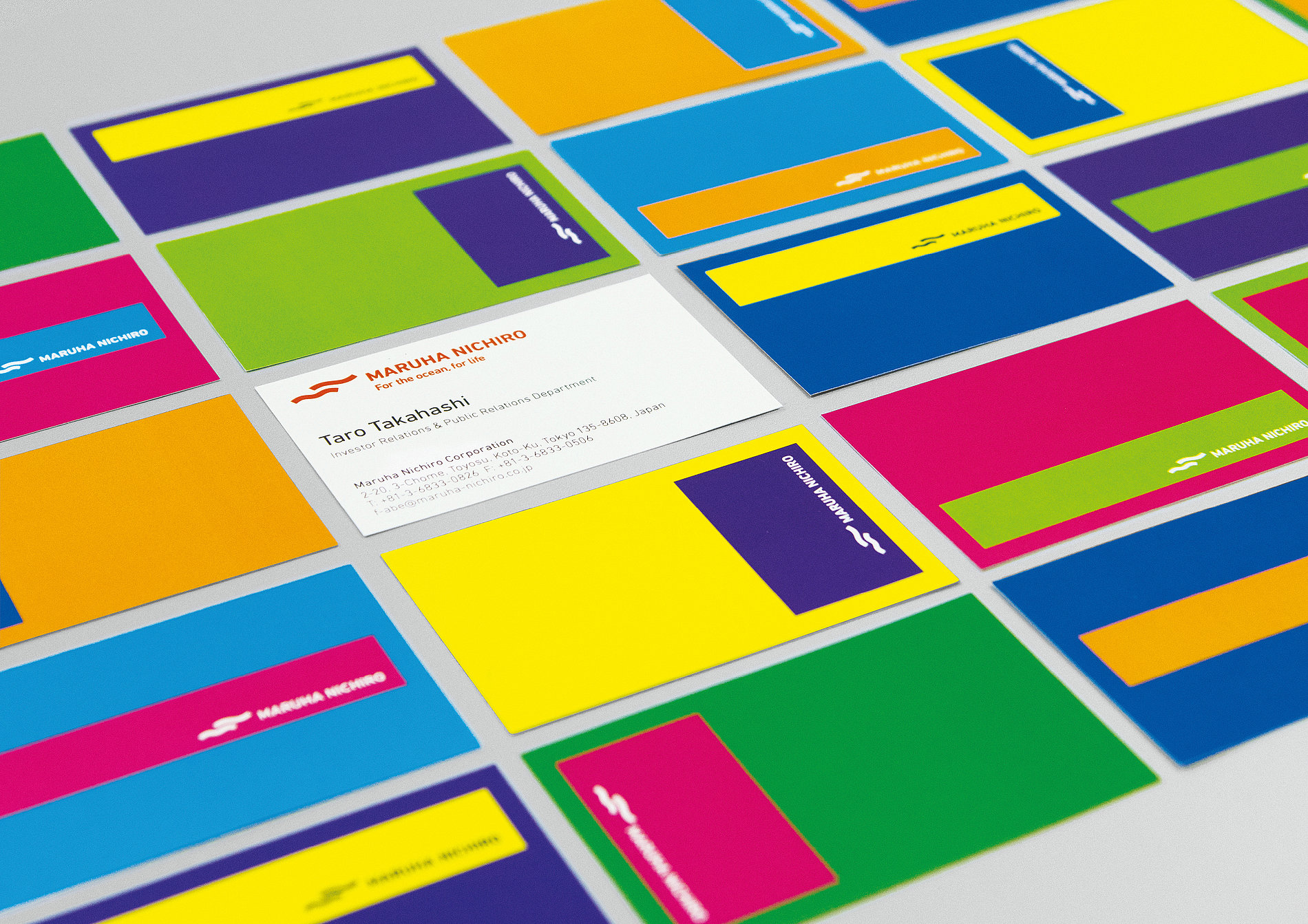 mejores-disenos-graficos-2022-maruha-nichiro-01