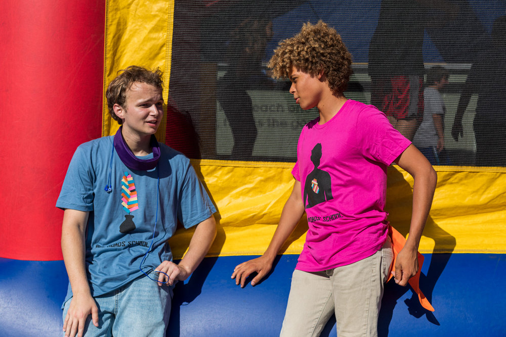 mejores-disenos-graficos-2022-news-road-school-19